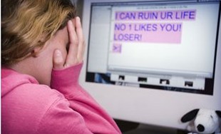 Σοκ από την αύξηση διαδικτυακού εκφοβισμού σε ανήλικα παιδιά