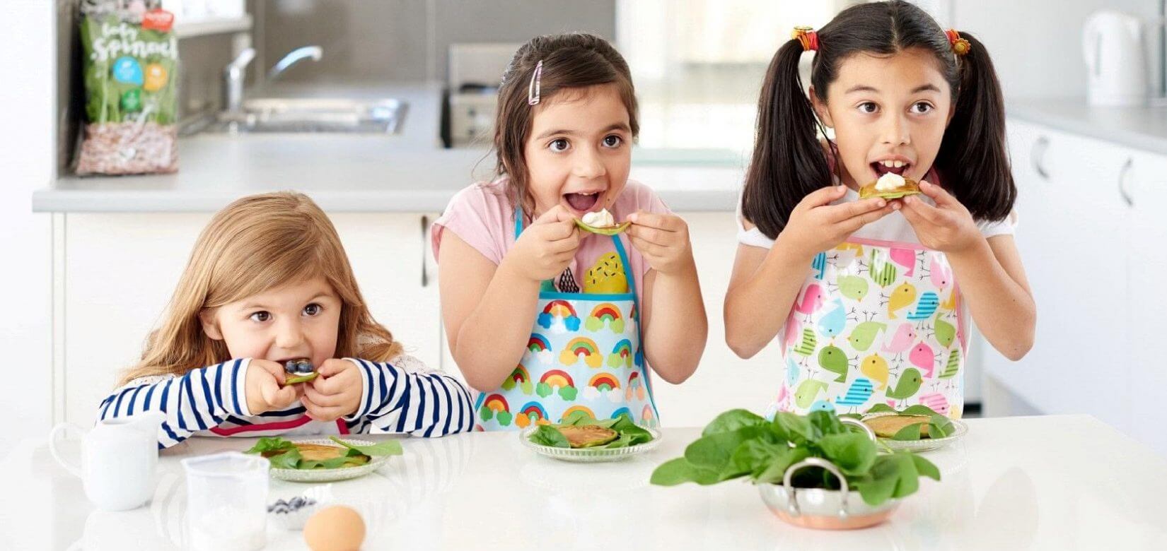 Ποιά τρόφιμα δεν πρέπει να λείπουν από την παιδική διατροφή;