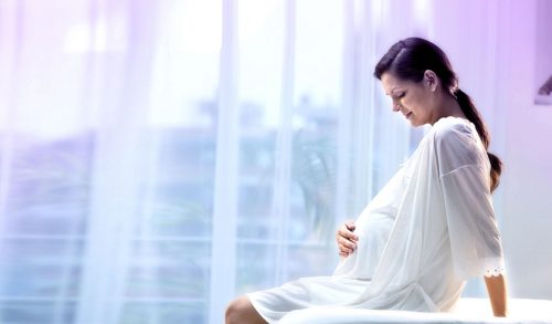 Η μετάλλαξη Όμικρον απειλεί τις έγκυες γυναίκες