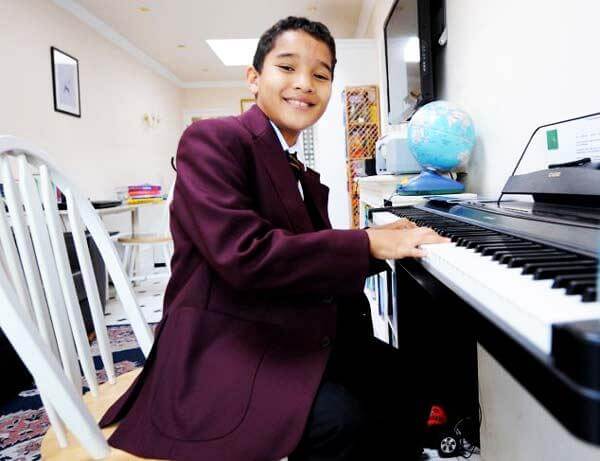 &Phi;&omicron;&iota;&tau;&eta;&tau;ή&sigmaf; &epsilon;&tau;ώ&nu; 12..