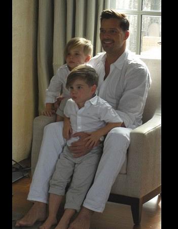 9 &delta;&iota;ά&sigma;&eta;&mu;&omicron;&iota; &mu;&pi;&alpha;&mu;&pi;ά&delta;&epsilon;&sigmaf; &mu;&iota;&lambda;&omicron;ύ&nu; &gamma;&iota;&alpha; &tau;&omicron; &theta;&alpha;ύ&mu;&alpha; &tau;&eta;&sigmaf; &pi;&alpha;&tau;&rho;ό&tau;&eta;&tau;&alpha;&sigmaf;!