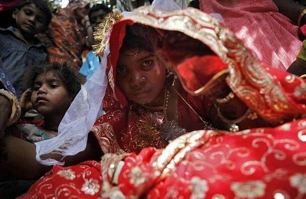 Ινδίες: Έγινε νύφη στα 11 και μητέρα στα 14
