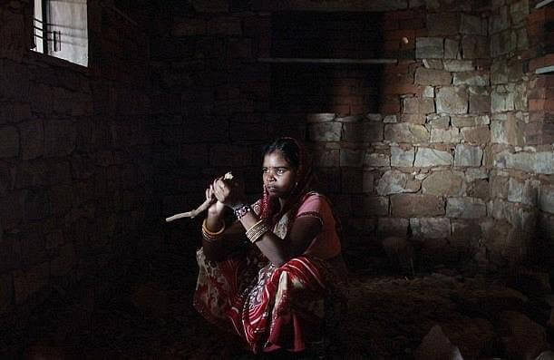 Ινδίες: Έγινε νύφη στα 11 και μητέρα στα 14