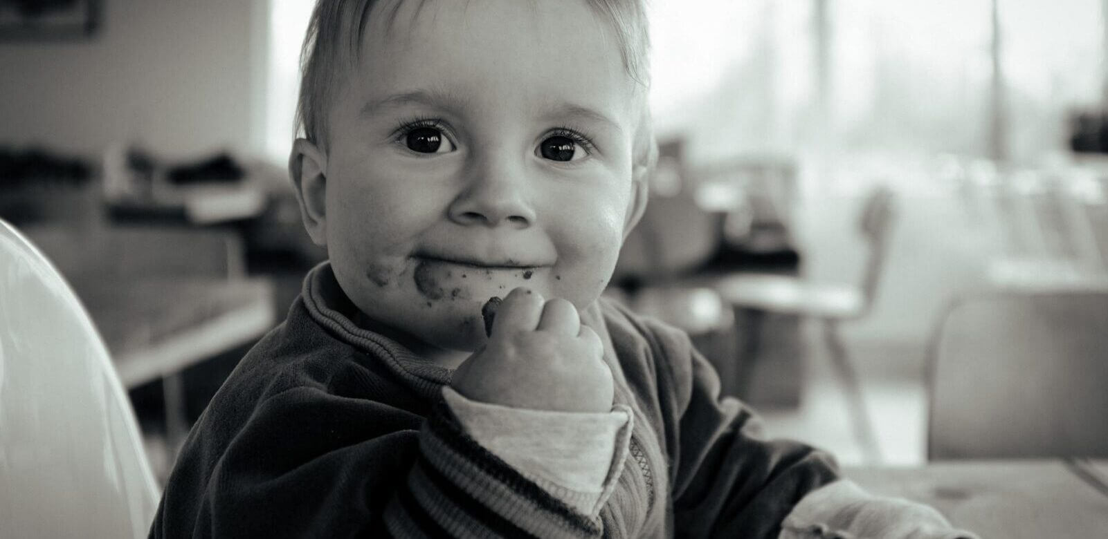 6 τρόποι για  να βοηθήσετε το μωρό σας στα πρώτα του γεύματα