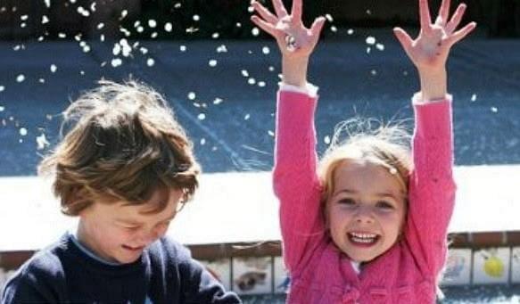 &Delta;ώ&delta;&epsilon;&kappa;&alpha; &tau;&rho;ό&pi;&omicron;&iota; &gamma;&iota;&alpha; &nu;&alpha; &chi;&tau;ί&sigma;&epsilon;&tau;&epsilon; &tau;&eta;&nu; &alpha;&upsilon;&tau;&omicron;&epsilon;&kappa;&tau;ί&mu;&eta;&sigma;&eta; &tau;&omicron;&upsilon; &pi;&alpha;&iota;&delta;&iota;&omicron;ύ &sigma;&alpha;&sigmaf;