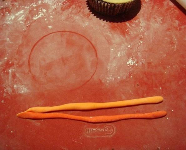 &Phi;&tau;&iota;ά&xi;&tau;&epsilon; &mu;ό&nu;&epsilon;&sigmaf; &sigma;&alpha;&sigmaf; cupcakes &pi;&alpha;&sigma;&chi;&alpha;&lambda;&iota;&nu;ά &kappa;&alpha;&lambda;&alpha;&theta;ά&kappa;&iota;&alpha; &mu;&epsilon; smarties!