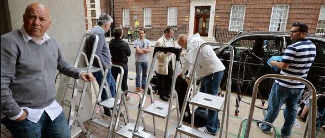 Πανικός έξω από το νοσοκομείο St. Mary στο Λονδίνο