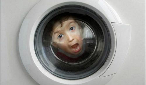 Παιδάκι έχασε τη ζωή του παίζοντας κρυφτό στο πλυντήριο
