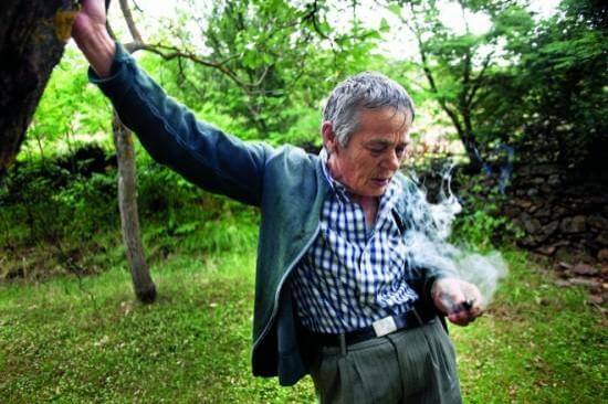 &Alpha;&lambda;&beta;&alpha;&nu;ί&alpha;: &Tau;&omicron; έ&theta;&iota;&mu;&omicron; &tau;&omega;&nu; "&omicron;&rho;&kappa;&iota;&sigma;&mu;έ&nu;&omega;&nu; &pi;&alpha;&rho;&theta;έ&nu;&omega;&nu;"