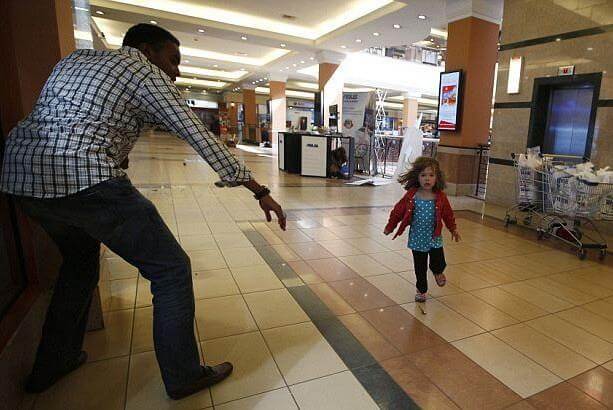 O ή&rho;&omega;&alpha;&sigmaf; &tau;&omicron;&upsilon; &epsilon;&mu;&pi;&omicron;&rho;&iota;&kappa;&omicron;ύ &kappa;έ&nu;&tau;&rho;&omicron;&upsilon; &sigma;&tau;&omicron; &Nu;&alpha;&iota;&rho;ό&mu;&pi;&iota;