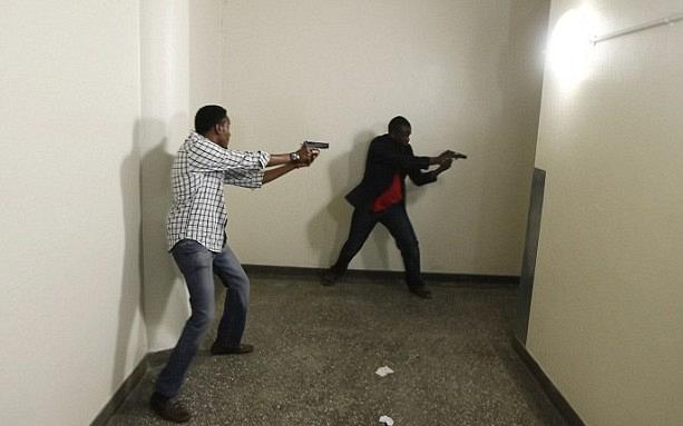 O ή&rho;&omega;&alpha;&sigmaf; &tau;&omicron;&upsilon; &epsilon;&mu;&pi;&omicron;&rho;&iota;&kappa;&omicron;ύ &kappa;έ&nu;&tau;&rho;&omicron;&upsilon; &sigma;&tau;&omicron; &Nu;&alpha;&iota;&rho;ό&mu;&pi;&iota;