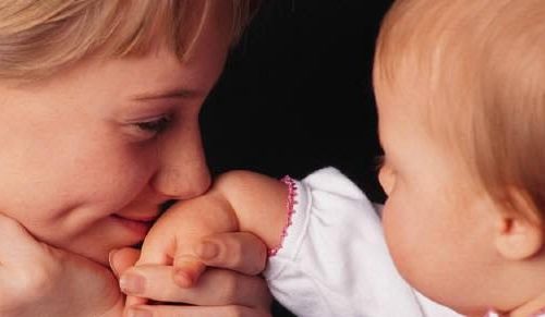 6 συχνές ερωτήσεις μιας νέας (αγχωτικής) μαμάς για το μωρό της
