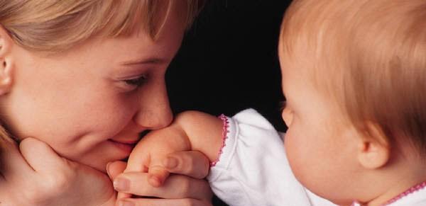 6 συχνές ερωτήσεις μιας νέας (αγχωτικής) μαμάς για το μωρό της