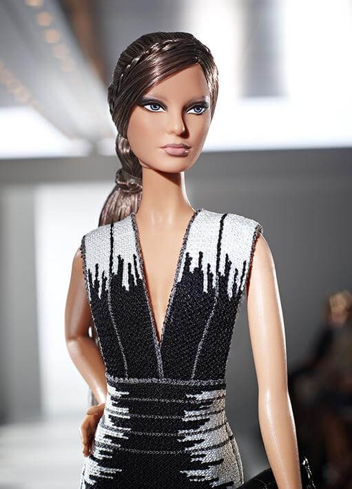 &Eta; Barbie &nu;&tau;ύ&nu;&epsilon;&tau;&alpha;&iota; &mu;&epsilon; Herve Leger