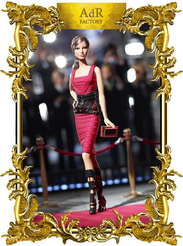 &Eta; Barbie &nu;&tau;ύ&nu;&epsilon;&tau;&alpha;&iota; &mu;&epsilon; Herve Leger