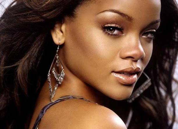 &Pi;&omicron;&iota;ά &delta;&iota;ά&sigma;&eta;&mu;&eta; &tau;&rho;&alpha;&gamma;&omicron;&upsilon;&delta;ί&sigma;&tau;&rho;&iota;&alpha; &epsilon;ί&nu;&alpha;&iota; &tau;&omicron; &mu;&omega;&rho;ά&kappa;&iota; &tau;&eta;&sigmaf; &phi;&omega;&tau;&omicron;&gamma;&rho;&alpha;&phi;ί&alpha;&sigmaf;