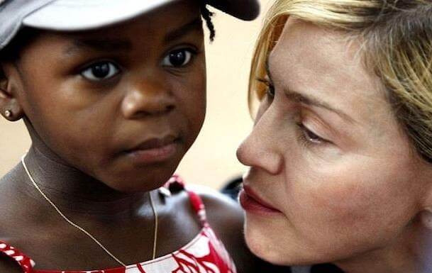 23 &Nu;&omicron;&epsilon;&mu;&beta;&rho;ί&omicron;&upsilon;: &Pi;&alpha;&gamma;&kappa;ό&sigma;&mu;&iota;&alpha; &Eta;&mu;έ&rho;&alpha; &Upsilon;&iota;&omicron;&theta;&epsilon;&sigma;ί&alpha;&sigmaf;!