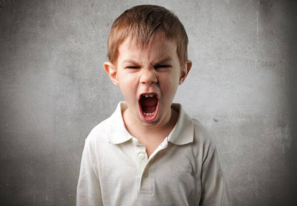 Γκρινιάζει το παιδί σας; 6 τρόποι για να αντιμετωπίσετε τη γκρίνια του...