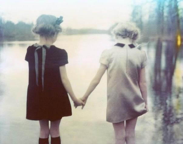 1 “Τα παιδιά είναι στερημένα, γιατί οι μητέρες δουλεύουν και τα παρατάνε στις Φιλιππινέζες".