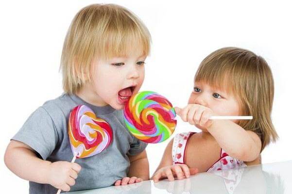 Τι είναι αυτό που κάνει τα γλυκά τόσο ακαταμάχητα στα παιδιά μας;