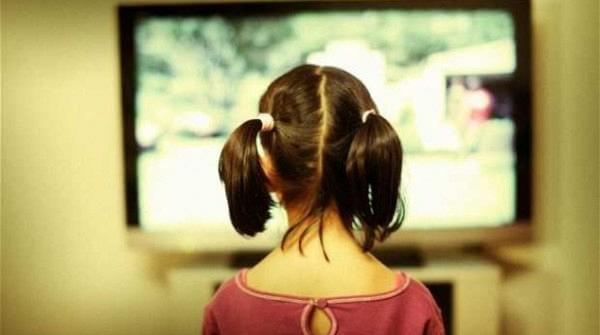 Επηρεάζεται το παιδί από τις ειδήσεις στην τηλεόραση;