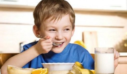 Πώς το λίπος στη διατροφή παιδιών επηρεάζει τις μαθησιακές ικανότητες