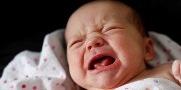 5 τρόποι για να βοηθήσετε το μωρό σας να σταματήσει το κλάμα!
