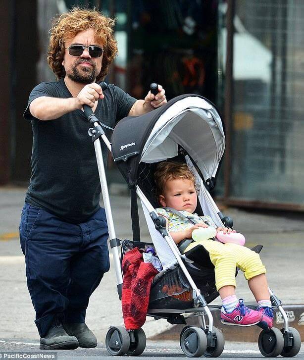 Δείτε τον Tyrion από το Game of Thrones,σε βόλτα με την κόρη του