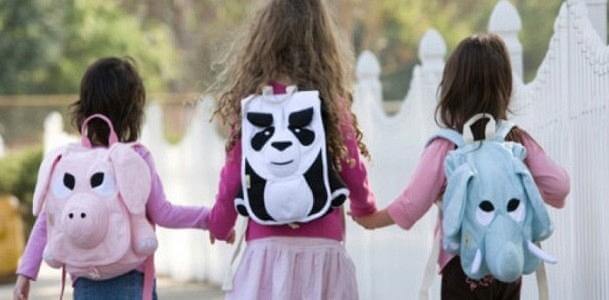 "Το παιδί μου πάσχει από σκολίωση. Μήπως φταίει η σχολική τσάντα;"