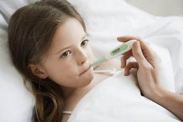 Τί πρέπει να κάνεις όταν το παιδί έχει πυρετό;