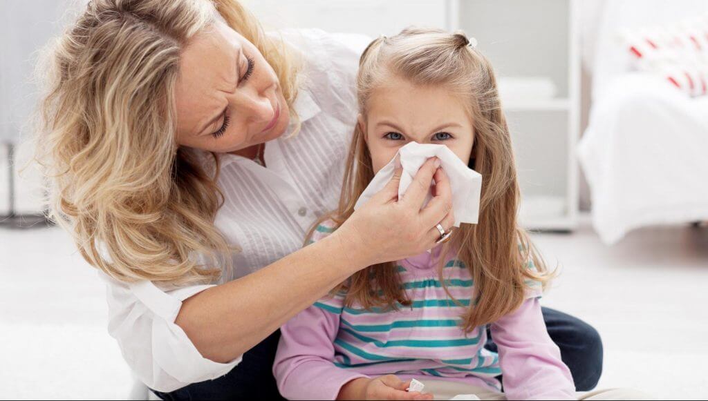 Πρόωρη έξαρση της γρίπης φέτος, εμβολιάστε τα παιδιά το ταχύτερο λέει η Λινού