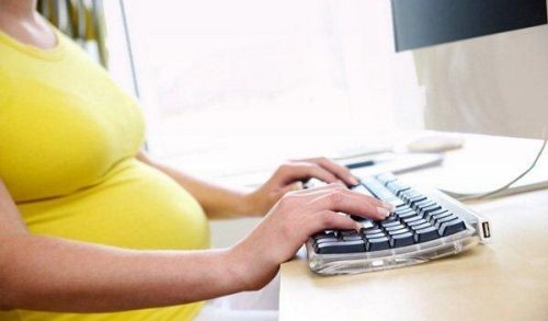 Eίναι ασφαλές να...είμαι μπροστά από έναν υπολογιστή όσο είμαι έγκυος;