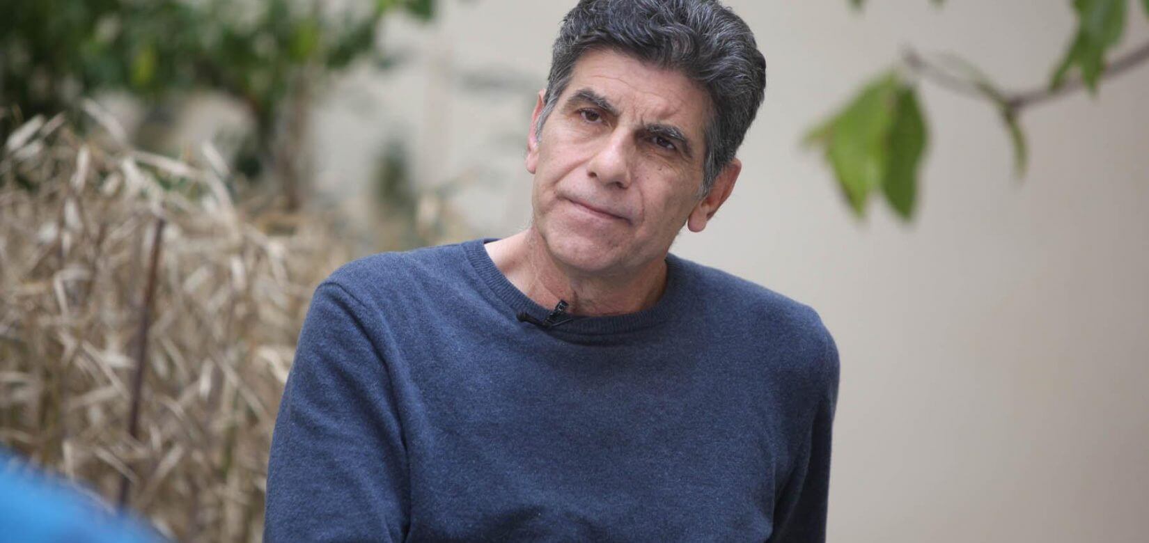 Γιάννης Μπέζος: “Καλύτερα ένα παιδί να έχει κακούς παρά gay γονείς