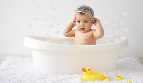 Q & A: "Μέχρι πότε μπορώ να κάνω μπάνιο με το παιδί μου;"