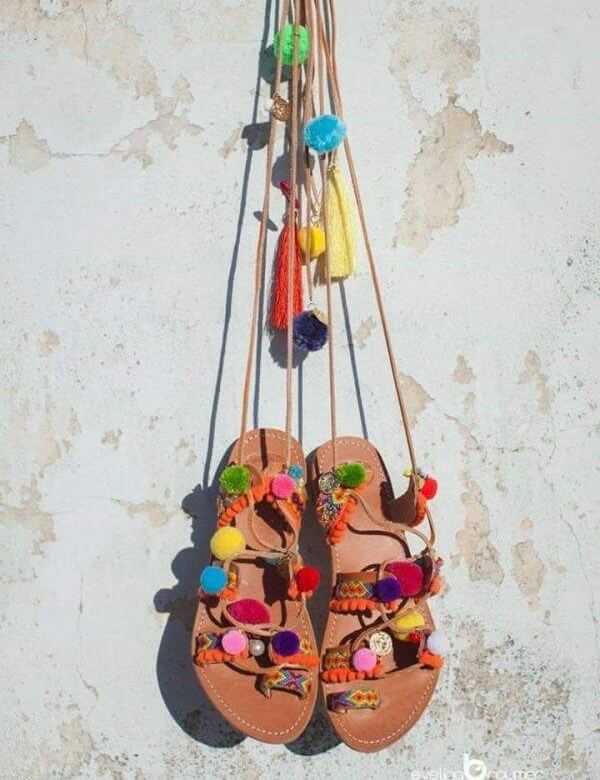 Αυτό είναι το σανδάλι των φετινών διακοπών που φοράνε οι fashionistas σε όλο τον κόσμο