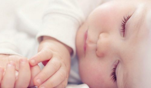Κοιμάσαι μαζί με το παιδί σου; 20 συμβουλές για ασφαλές co sleeping