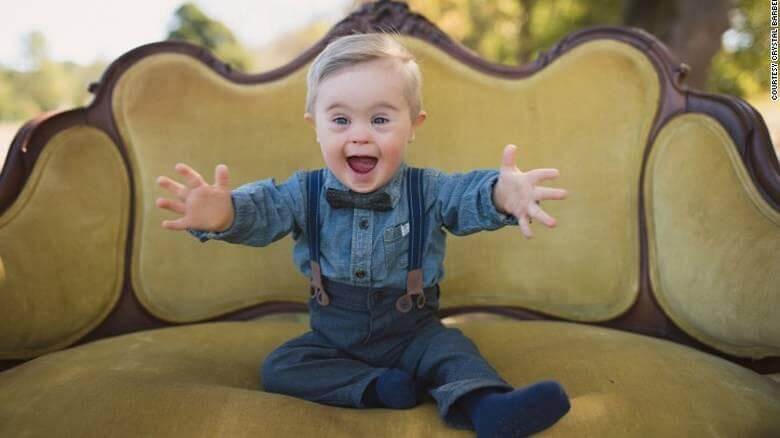 Μητέρα εναντίον πρακτορείου που απέρριψε το γιο της λόγω συνδρόμου Down