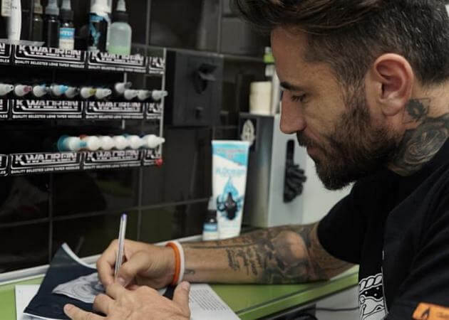 Γιώργος Μαυρίδης:  Έκανε τατουάζ 14 ώρες για ιδιαίτερο σκοπό!