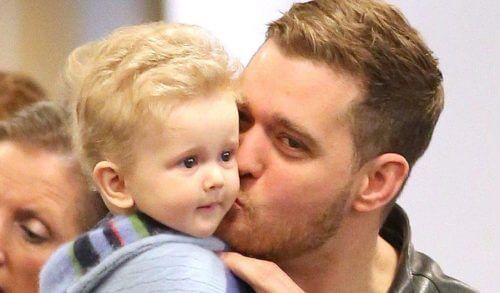 O γιος του Michael Buble θα υποβληθεί σε χημειοθεραπείες έχοντας τις πιθανότητες με το μέρος του