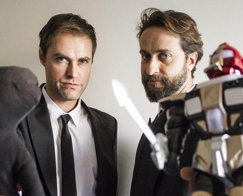 "FRIENDS MANIFEST" του Ζήση Ρούμπου