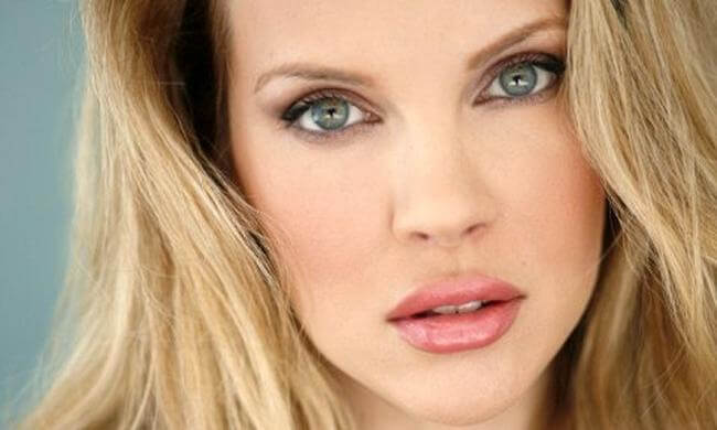 Για πρώτη φορά η Χριστίνα Αλούπη μας δείχνει το πρόσωπο του μωρού της