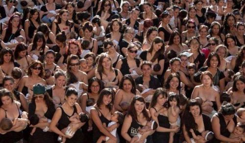 Πανελλαδικός ταυτόχρονος δημόσιος θηλασμός στο Ζάππειο