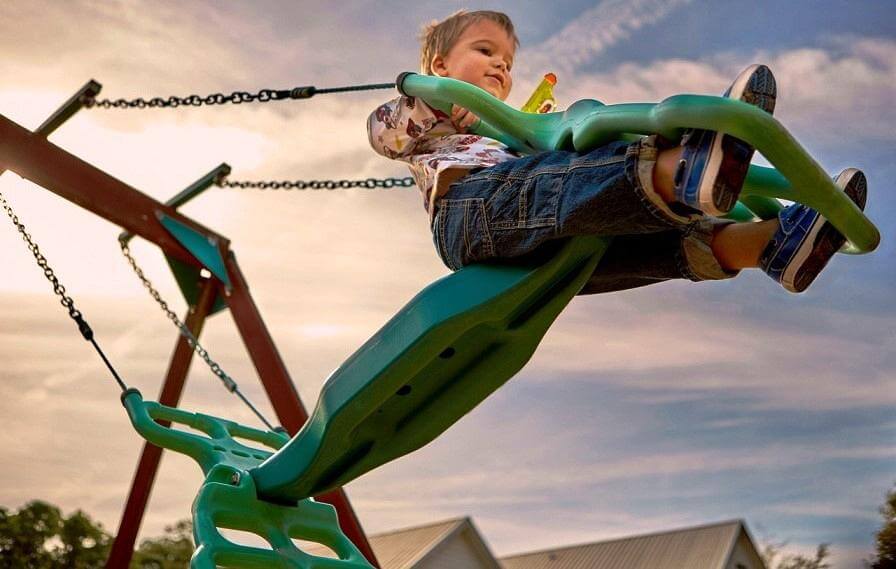 Πόσο ασφαλές μέρος είναι η παιδική χαρά της γειτονιάς σου;