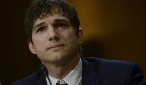 Ashton Kutcher: Συγκινεί μιλώντας για τη παιδική δουλεία!