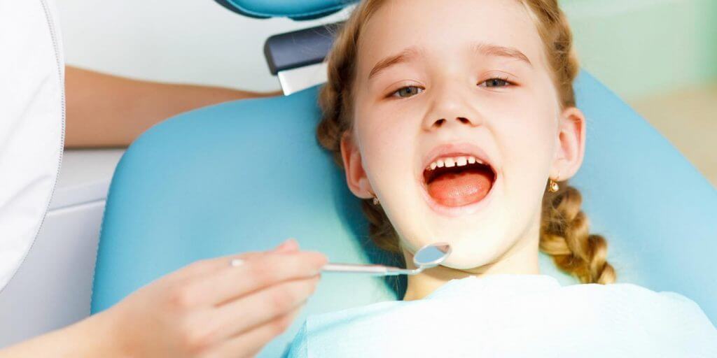 H πρώτη επίσκεψη του παιδιού στον οδοντίατρο!