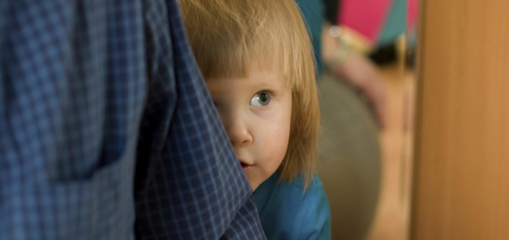 5 συμβουλές πώς να ενθαρρύνετε ένα ντροπαλό παιδί