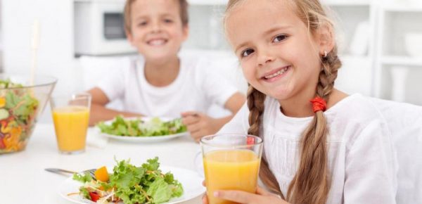 &Pi;&alpha;&iota;&delta;&iota;&kappa;&omicron;ί &sigma;&tau;&alpha;&theta;&mu;&omicron;ί: &laquo;Stop&raquo; &sigma;&tau;&eta; &zeta;ά&chi;&alpha;&rho;&eta;,&tau;&alpha; &alpha;&lambda;&lambda;&alpha;&nu;&tau;&iota;&kappa;ά &kappa;&alpha;&iota; &tau;&alpha; &kappa;&omicron;&rho;&epsilon;&sigma;&mu;έ&nu;&alpha; &lambda;&iota;&pi;&alpha;&rho;ά