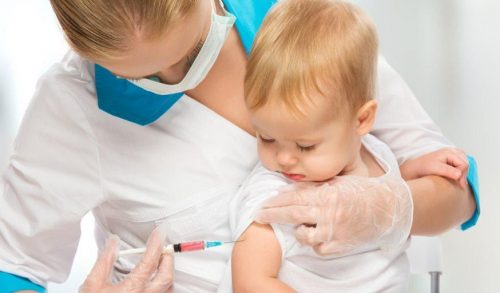 Κορονοϊός: Από αύριο ο εμβολιασμός για μωρά από 6 μηνών