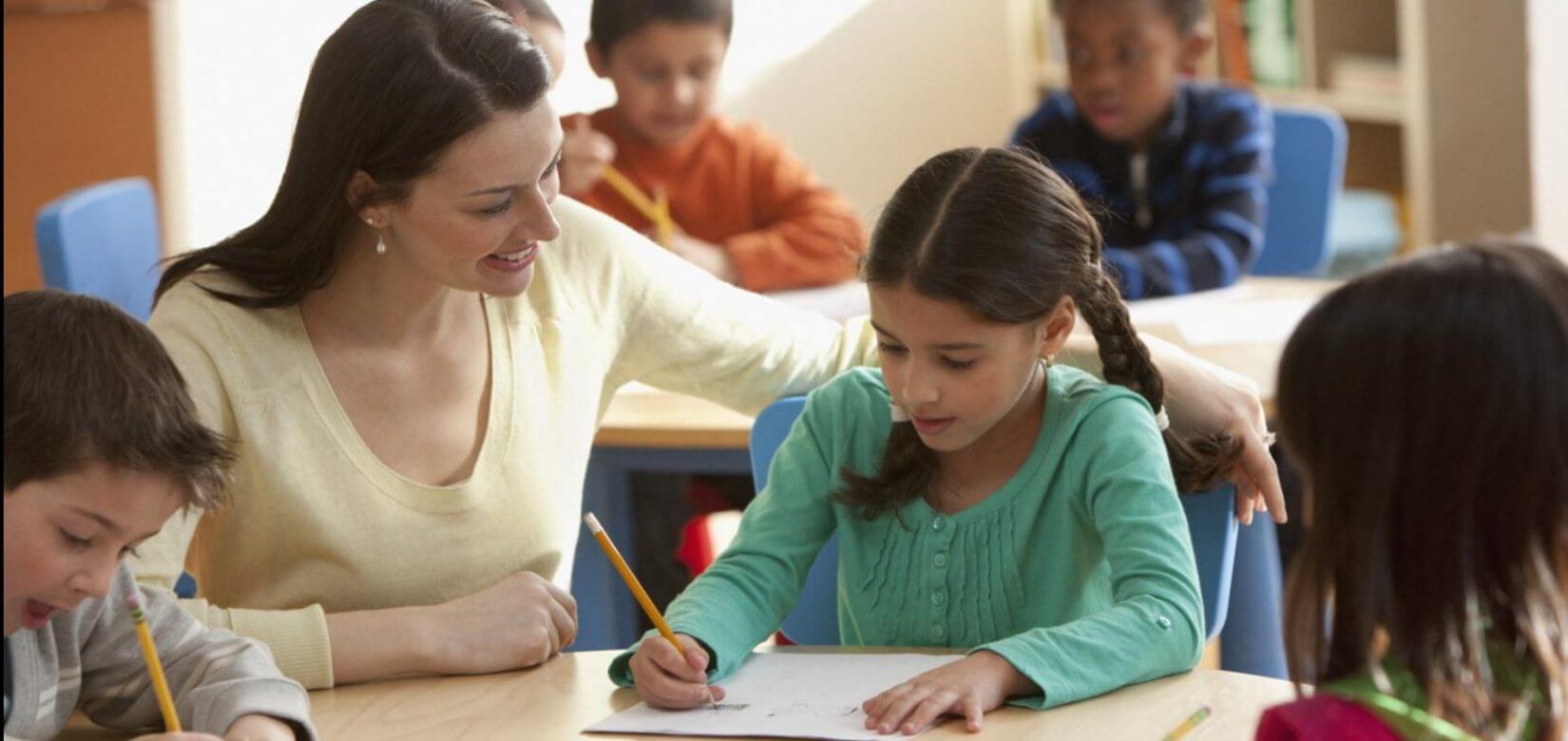 8 τρόποι να βοηθήσεις το παιδί σου να αντιμετωπίσει έναν «δύσκολο» δάσκαλο