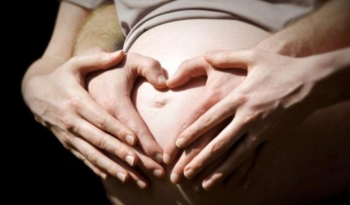 «Eίμαι έγκυος και βιώνω πολύ μεγάλο άγχος. Μπορεί να βλάψω το έμβρυο;»
